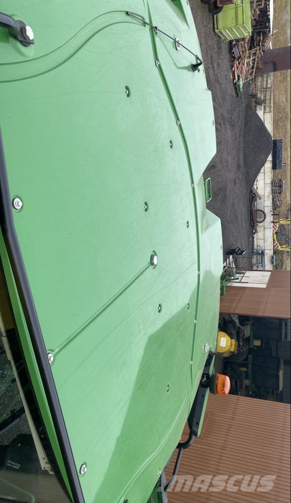John Deere 9700 حصادات الأعلاف
