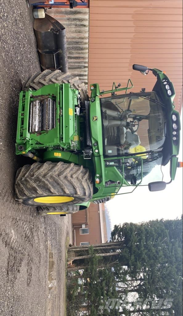 John Deere 9700 حصادات الأعلاف