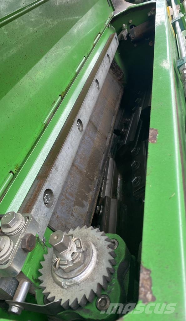 John Deere 9700 حصادات الأعلاف
