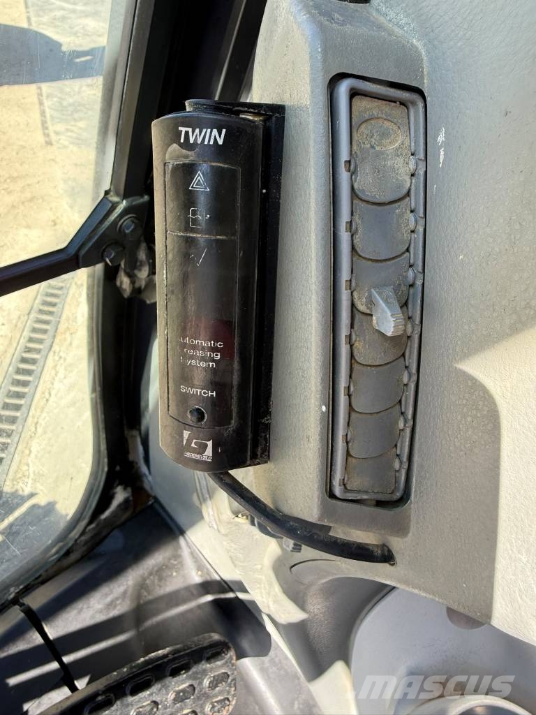 Hitachi ZX 250 LC N Bageri gusjeničari