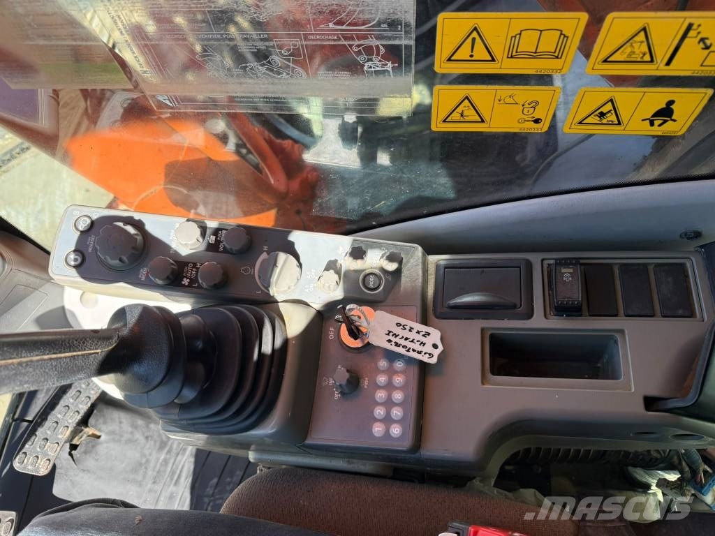 Hitachi ZX 250 LC N Bageri gusjeničari