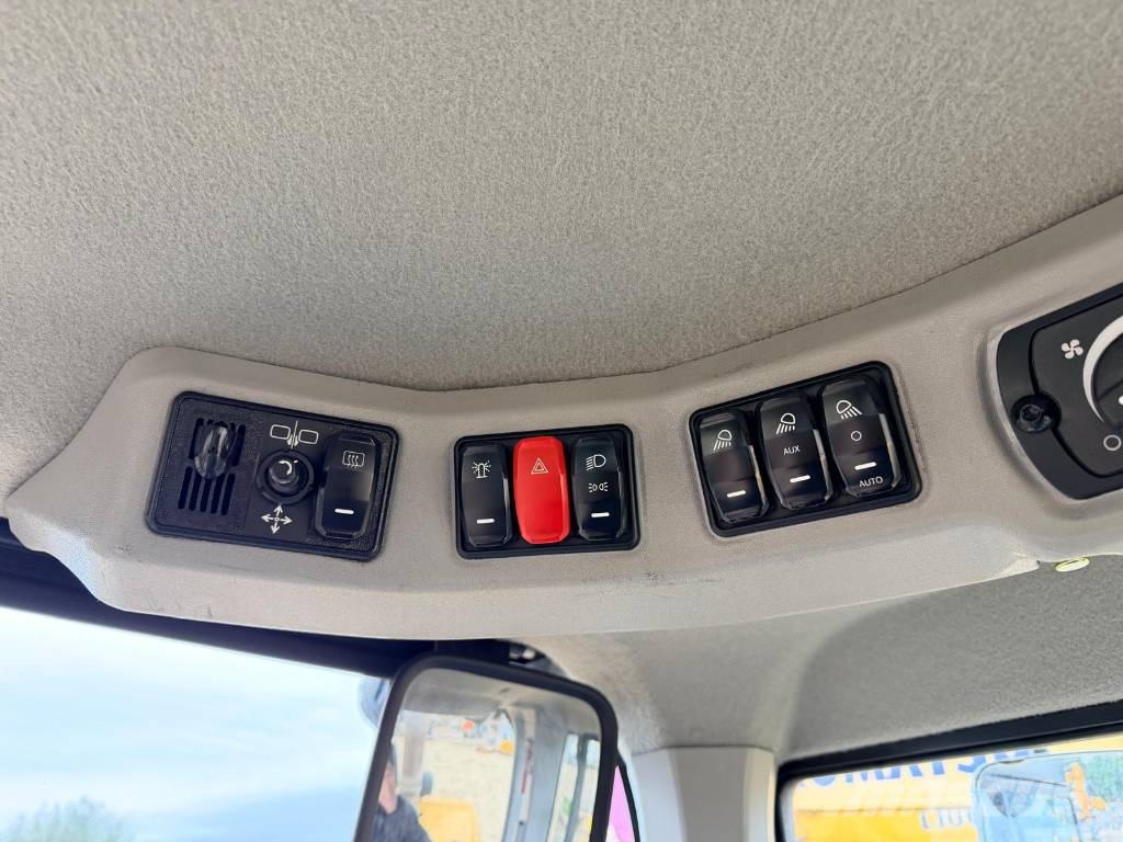 CAT 930 Rataslaadurid