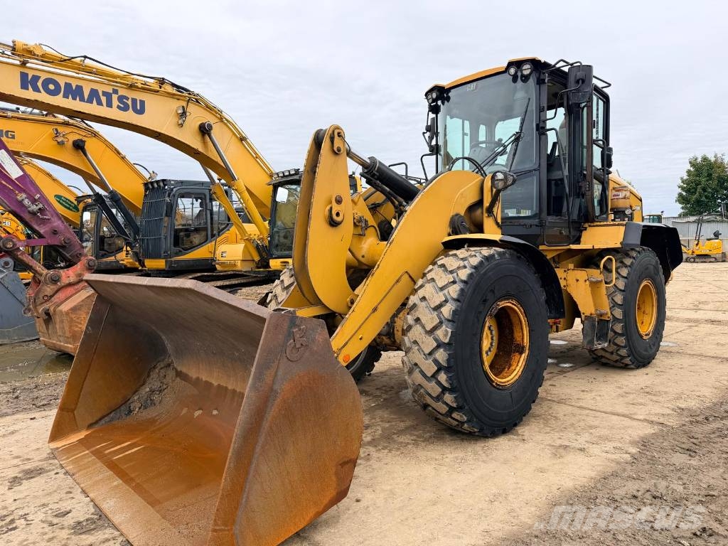 CAT 930 Rataslaadurid