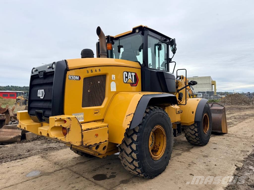 CAT 930 Rataslaadurid