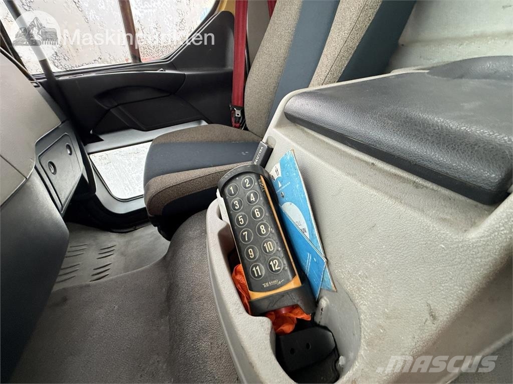 Volvo FL 4X2 스킵 로더 트럭