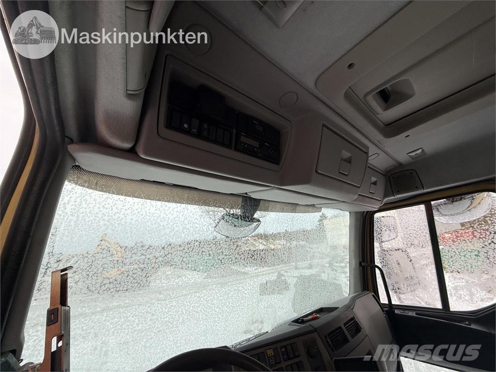 Volvo FL 4X2 스킵 로더 트럭