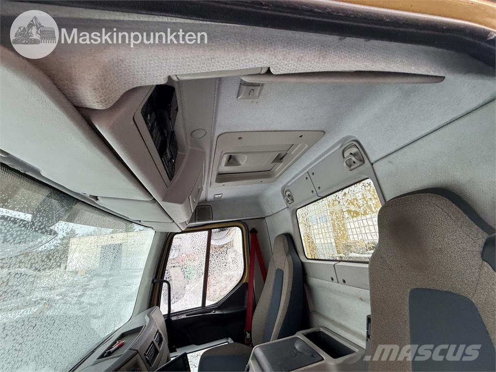 Volvo FL 4X2 스킵 로더 트럭