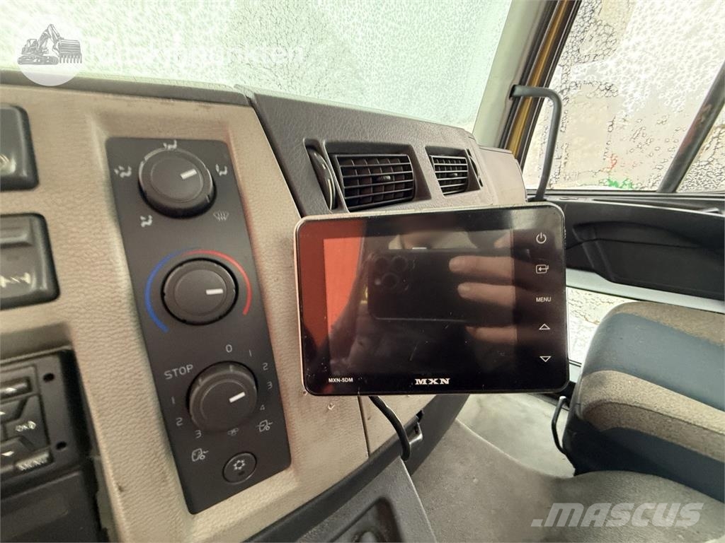 Volvo FL 4X2 스킵 로더 트럭