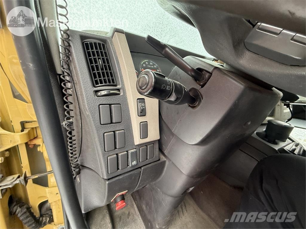 Volvo FL 4X2 스킵 로더 트럭