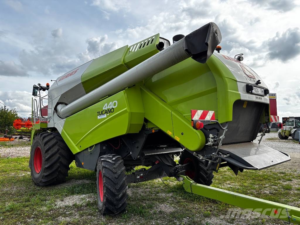 CLAAS Tucano 440 Θεριζοαλωνιστικές μηχανές