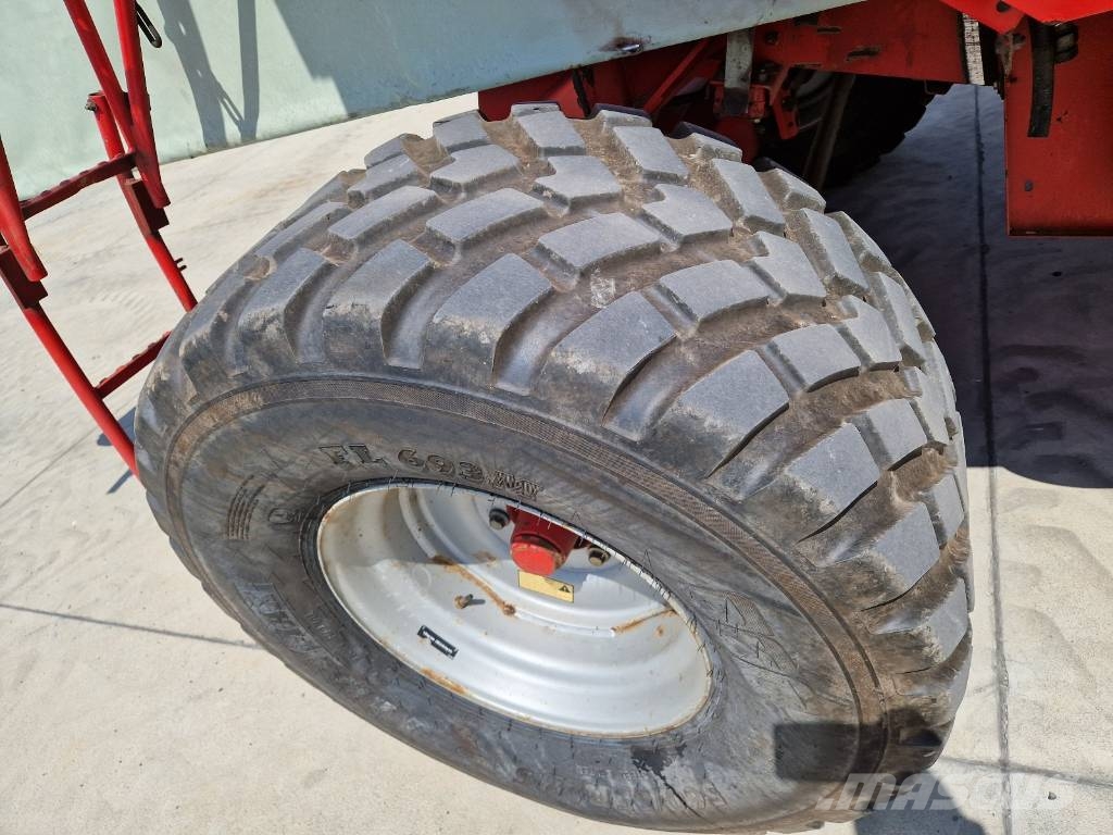 Massey Ferguson MF 36 P600 Claas New Holland Cosechadoras combinadas