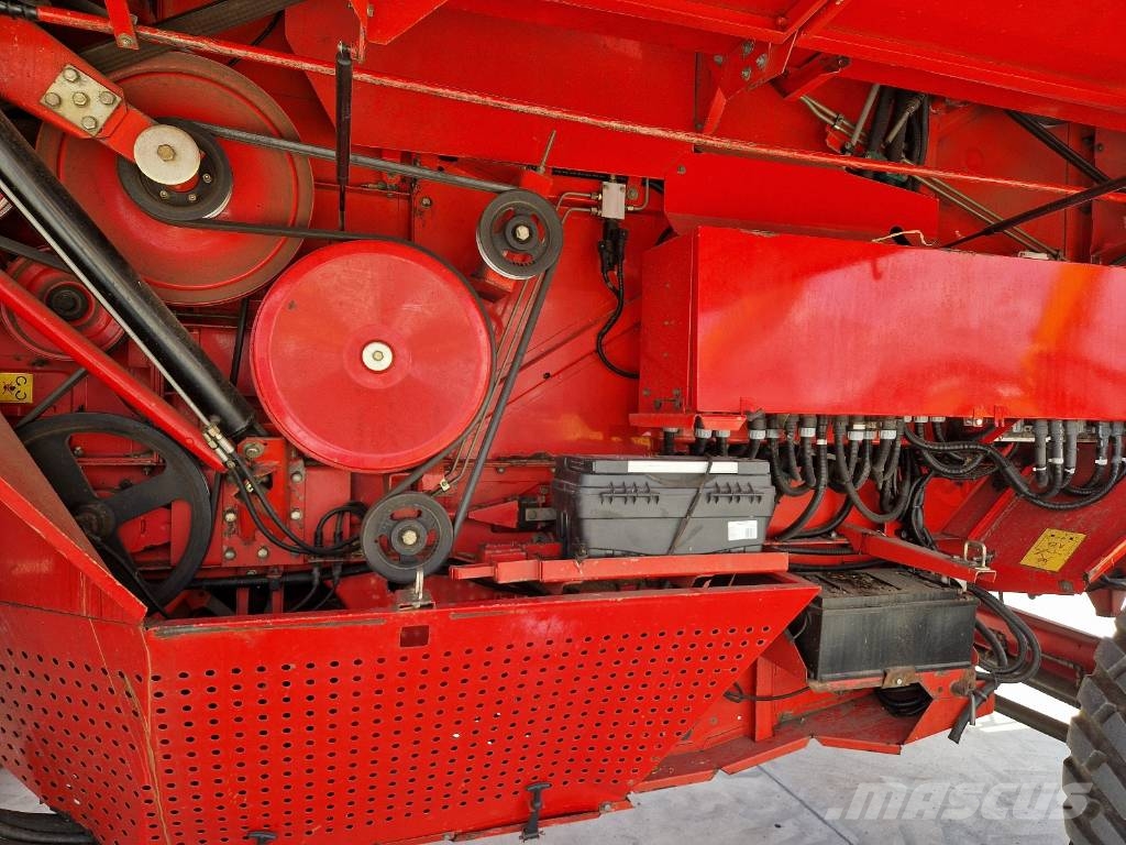 Massey Ferguson MF 36 P600 Claas New Holland Cosechadoras combinadas
