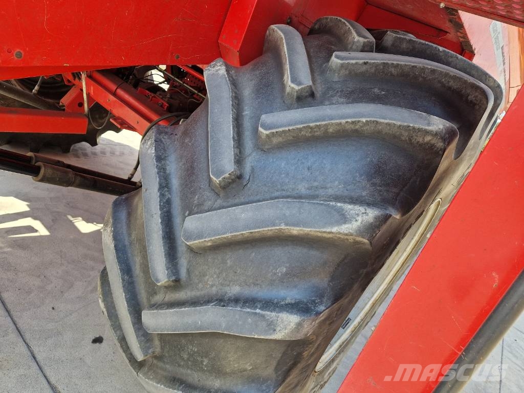 Massey Ferguson MF 36 P600 Claas New Holland Cosechadoras combinadas