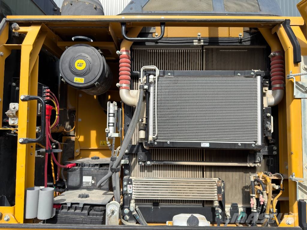 CAT 320E L Rupsgraafmachines