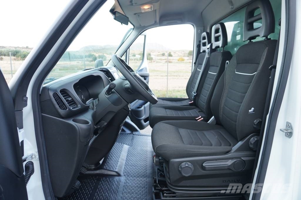 Iveco DAILY 35-160 CAJA CERRADA Y TRAMPILLA Kamioni sa otvorenim sandukom