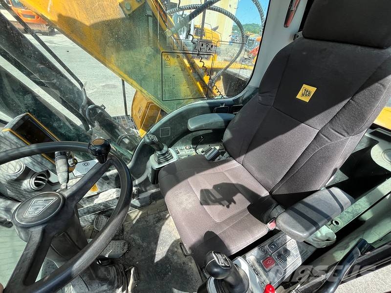 JCB JS 200 W Excavadoras de ruedas
