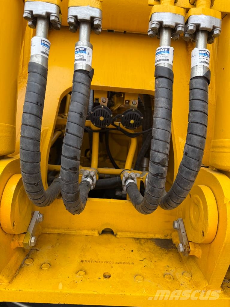 Komatsu PC 220-8 3000 units excavators in stock Εκσκαφείς με ερπύστριες