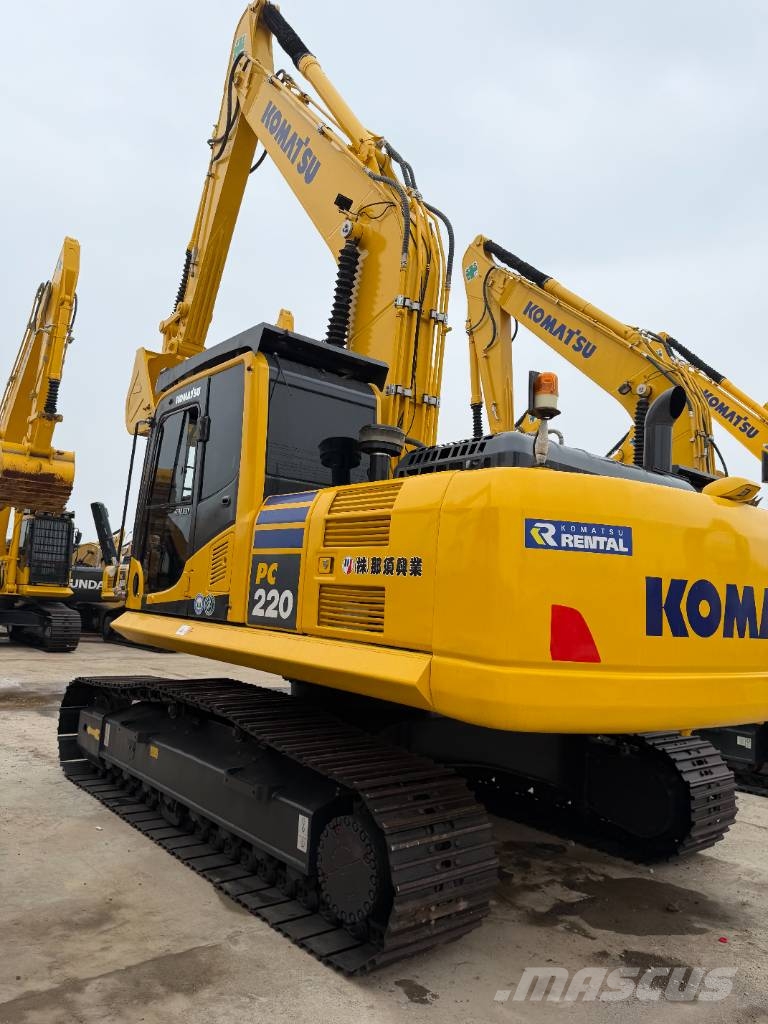 Komatsu PC 220-8 3000 units excavators in stock Εκσκαφείς με ερπύστριες
