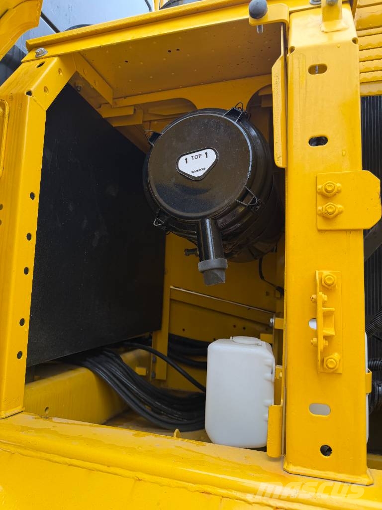Komatsu PC 220-8 3000 units excavators in stock Εκσκαφείς με ερπύστριες