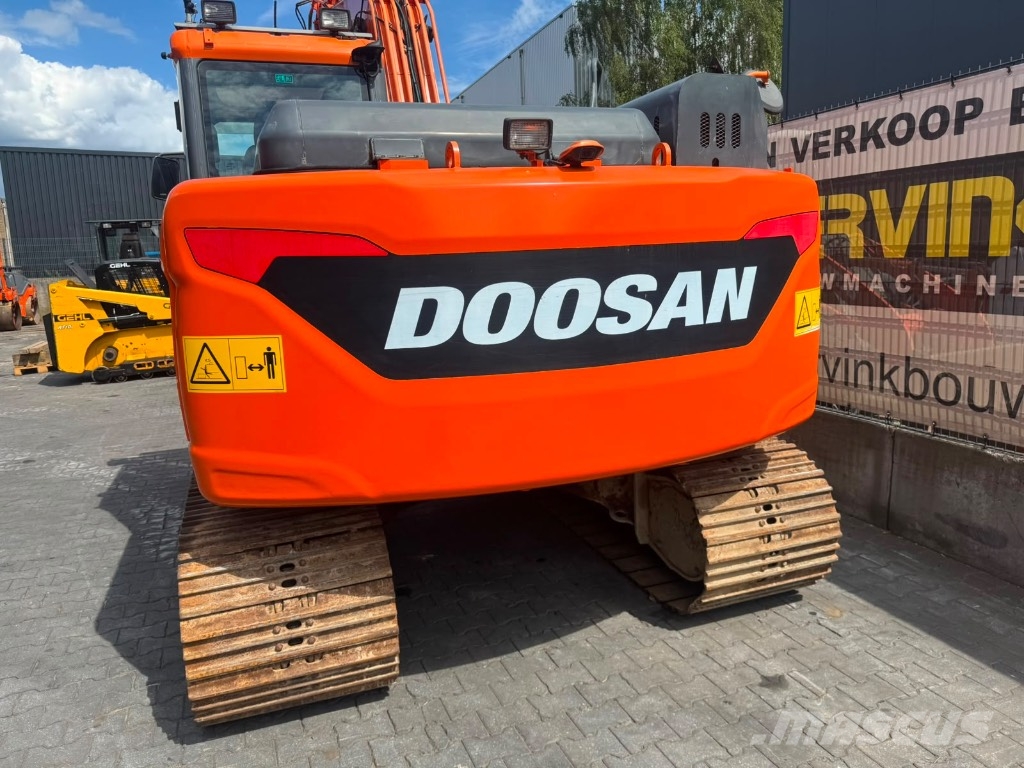 Doosan DX 140 LC-5 حفارات زحافة