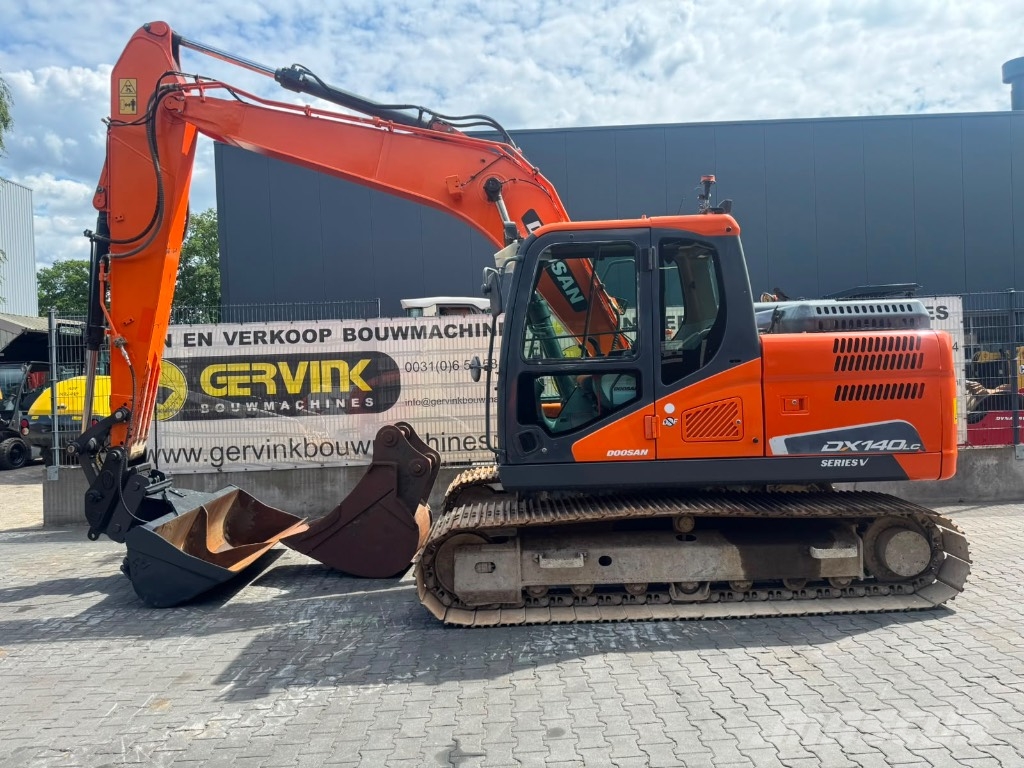 Doosan DX 140 LC-5 حفارات زحافة