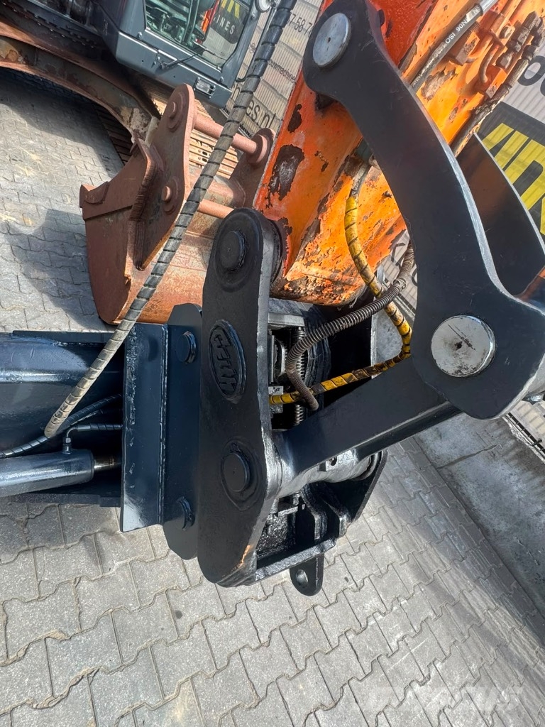 Doosan DX 140 LC-5 حفارات زحافة