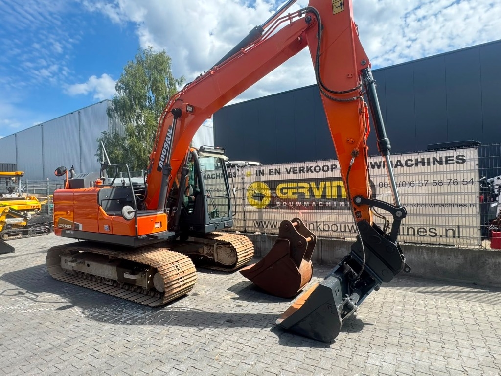 Doosan DX 140 LC-5 حفارات زحافة