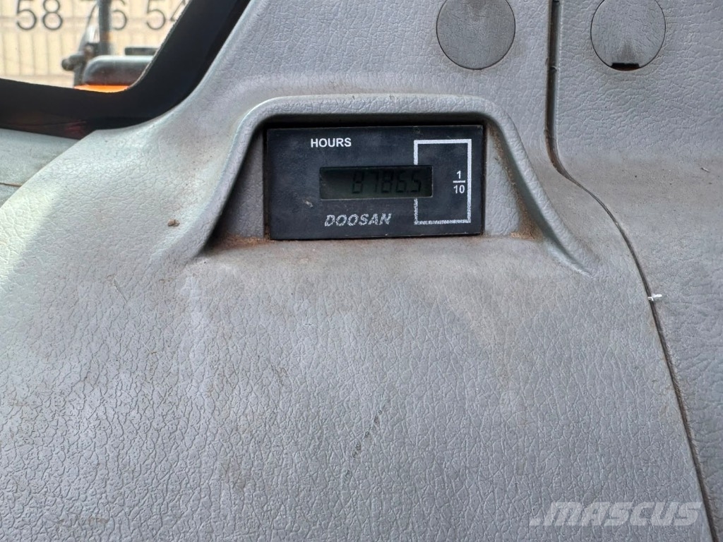 Doosan DX 140 LC-5 حفارات زحافة