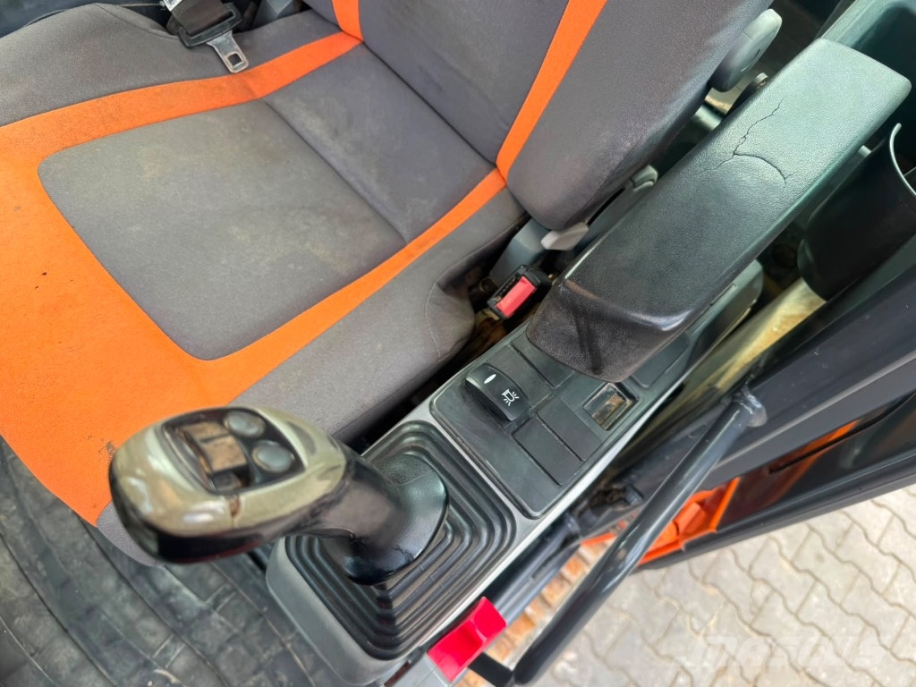 Doosan DX 140 LC-5 حفارات زحافة