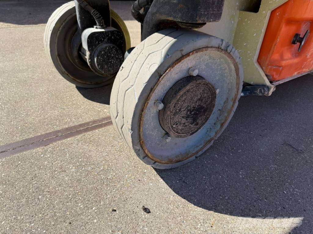 JLG 2032 ES schaar hoogwerker 8 meter Schaarhoogwerkers