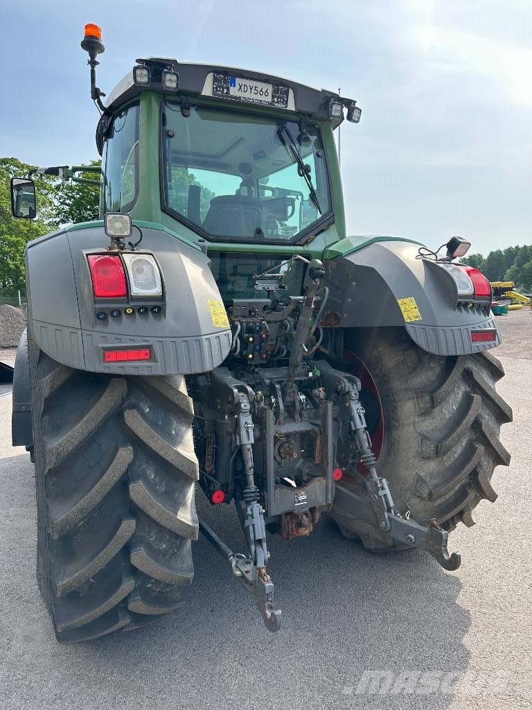Fendt 828 Vario Profi Plus Трактори