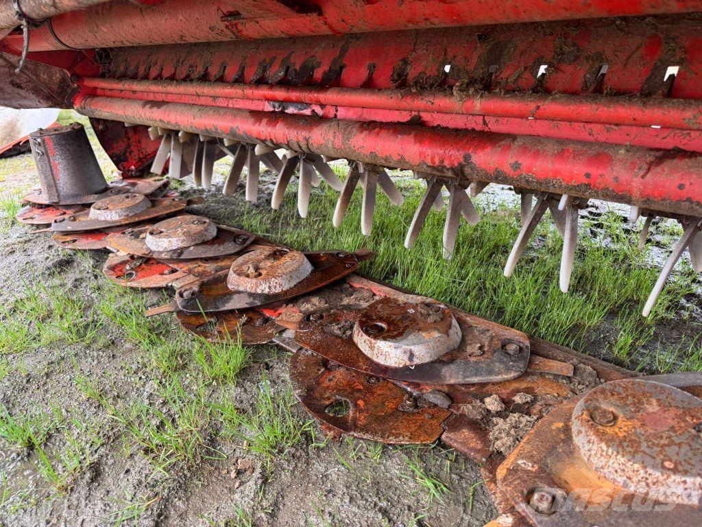 Kuhn FC 314 FF Kosačky namontované a ťahané