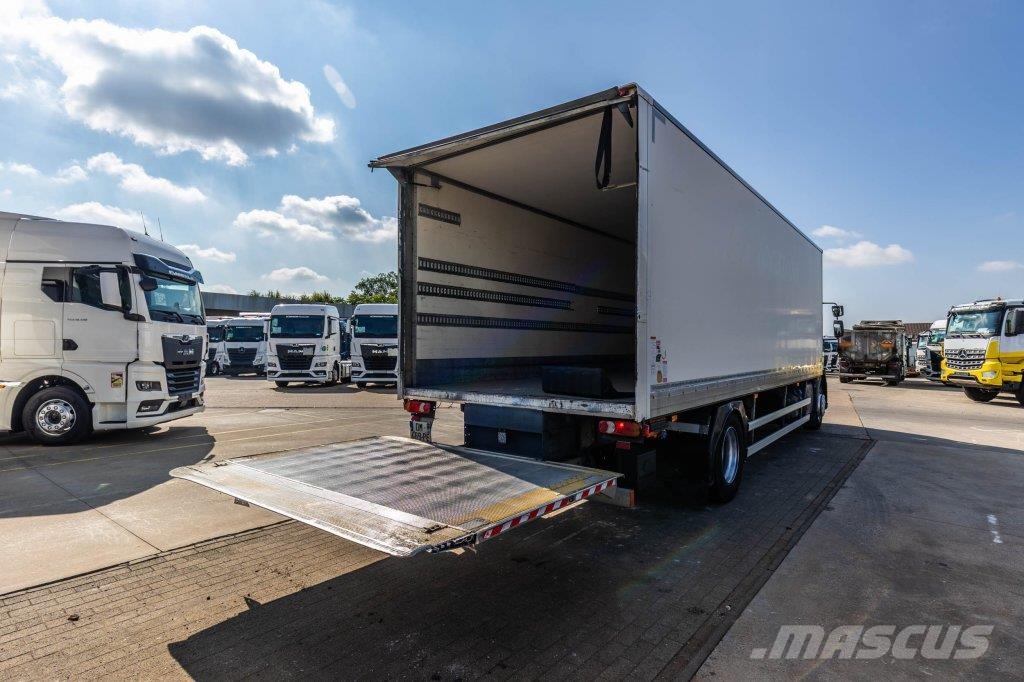 Renault D18.250 DXI+DHOLLANDIA Camiones con caja de remolque