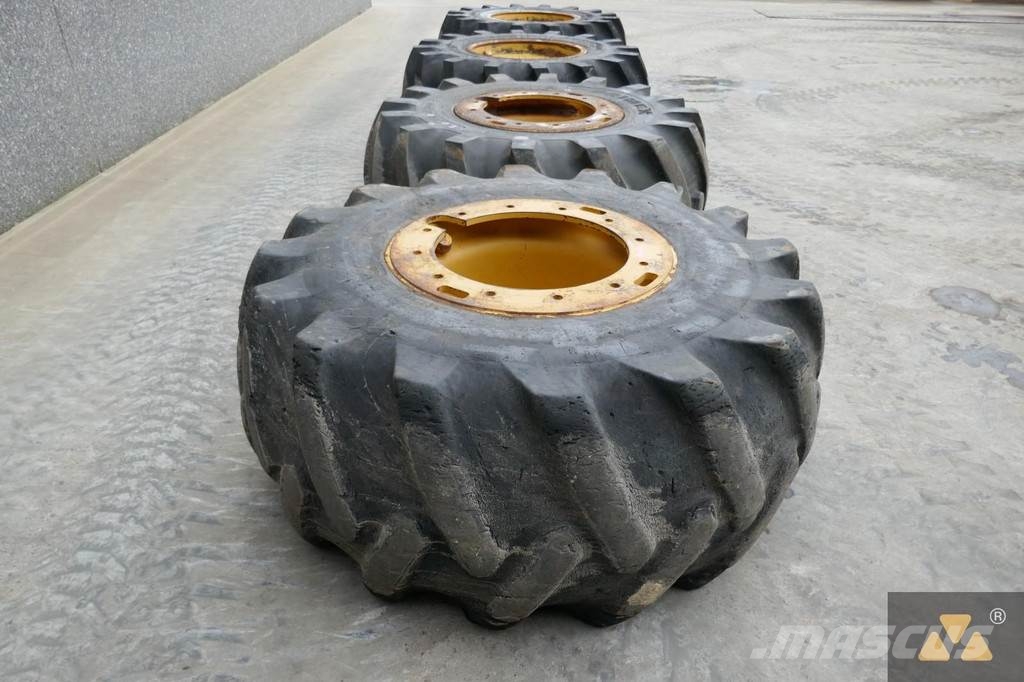 CAT Wheel GP 30.5L-32 Gume, kotači i naplatci