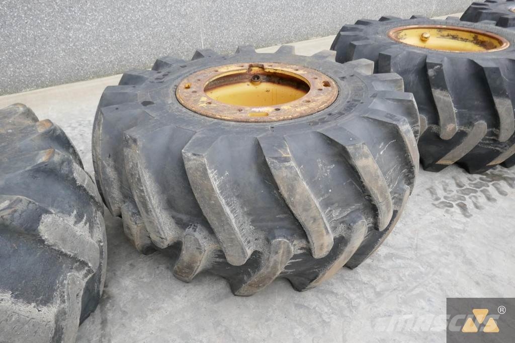 CAT Wheel GP 30.5L-32 Gume, kotači i naplatci