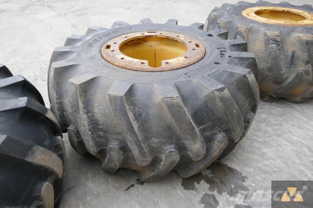CAT Wheel GP 30.5L-32 Gume, kotači i naplatci