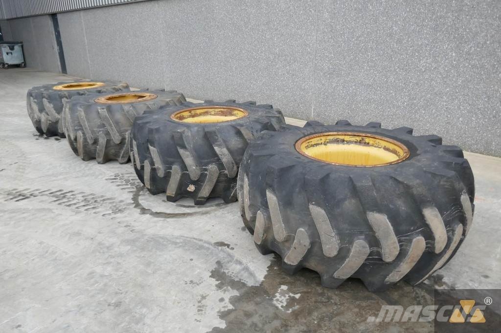 CAT Wheel GP 30.5L-32 Gume, kotači i naplatci