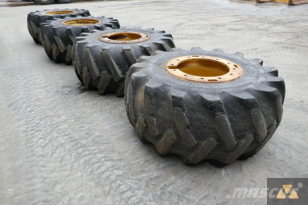CAT Wheel GP 30.5L-32 Gume, kotači i naplatci