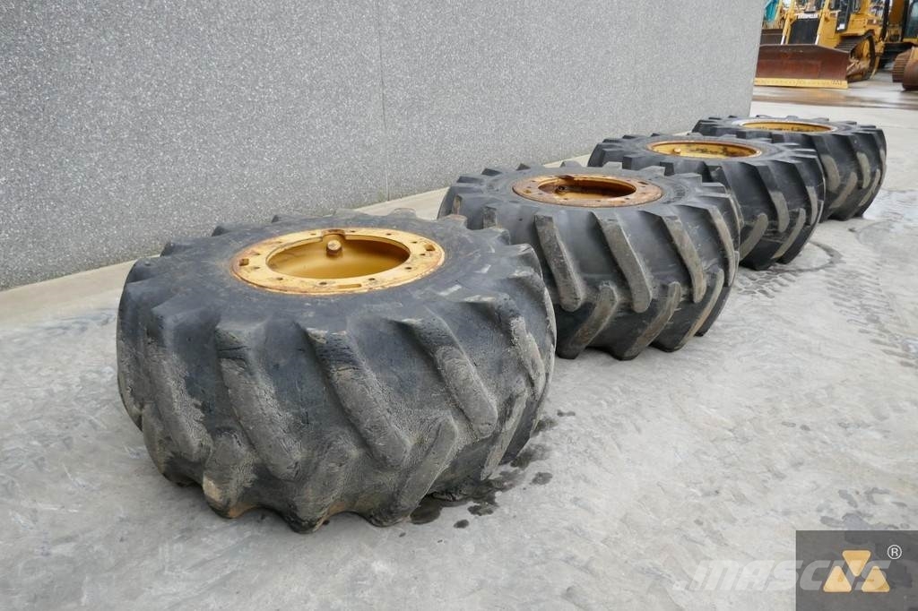 CAT Wheel GP 30.5L-32 Gume, kotači i naplatci