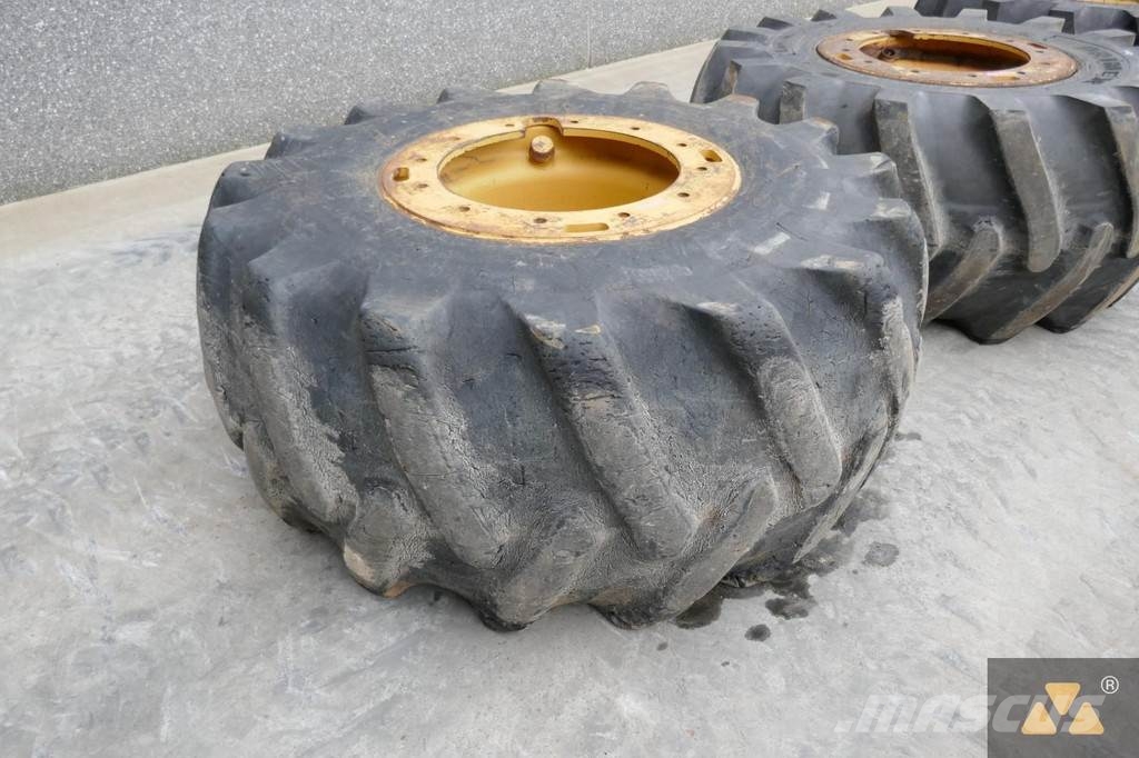 CAT Wheel GP 30.5L-32 Gume, kotači i naplatci