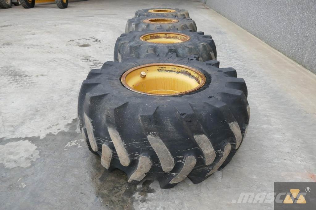 CAT Wheel GP 30.5L-32 Gume, kotači i naplatci