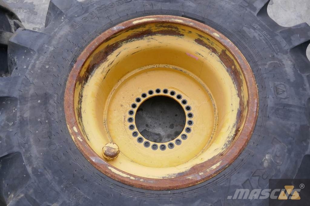 CAT Wheel GP 30.5L-32 Gume, kotači i naplatci