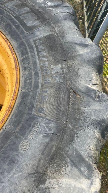 Michelin 4x band + velg 445/70/ 19,5 Michelin volvo wielgr Banden, wielen en velgen