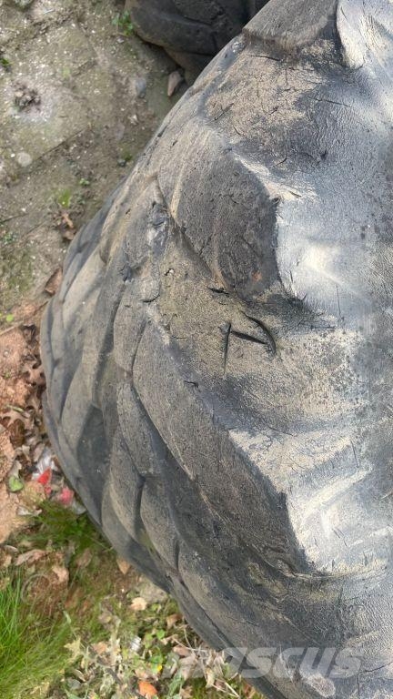 Michelin 4x band + velg 445/70/ 19,5 Michelin volvo wielgr Banden, wielen en velgen