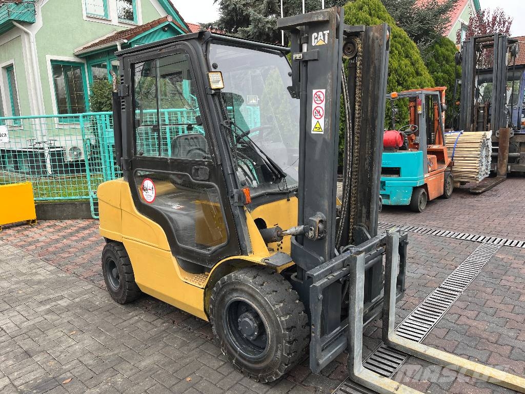 CAT DP30NT V-4246 IO Camiones diesel