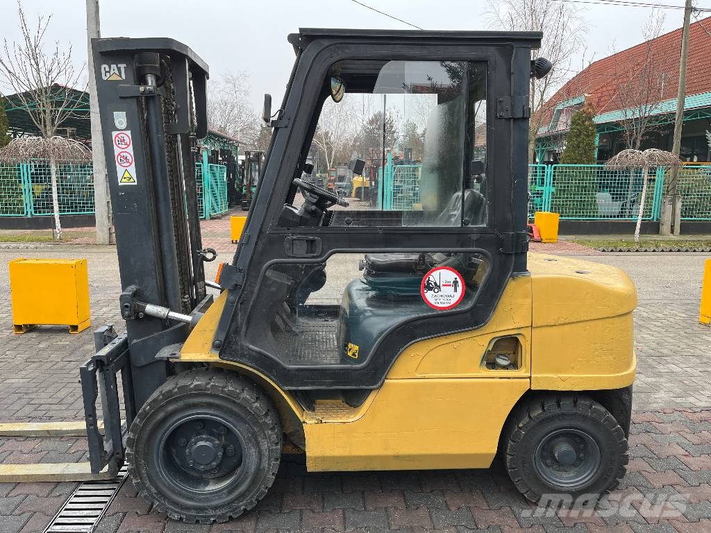 CAT DP30NT V-4246 IO Camiones diesel