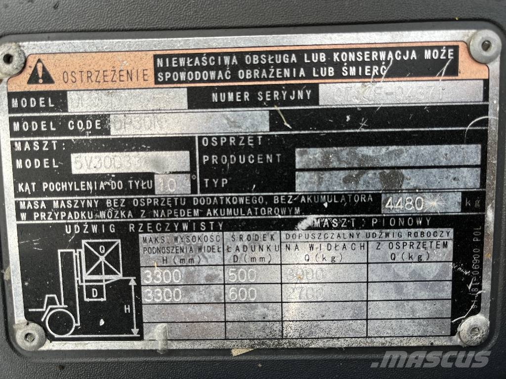 CAT DP30NT V-4246 IO Camiones diesel