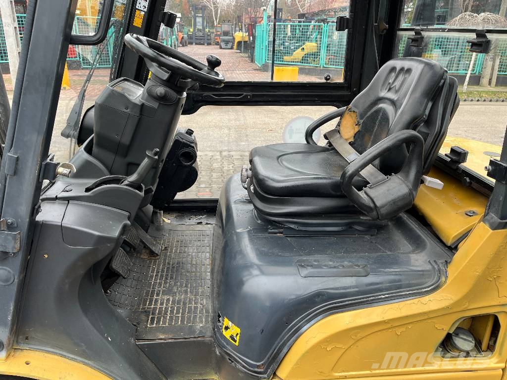 CAT DP30NT V-4246 IO Camiones diesel