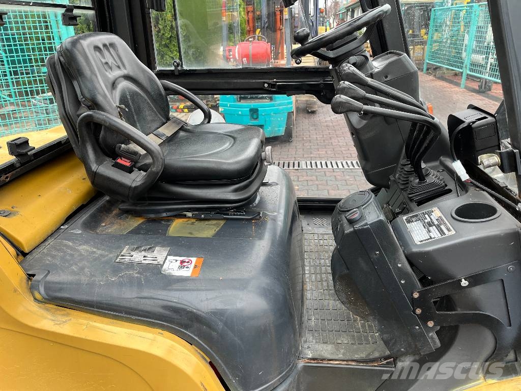 CAT DP30NT V-4246 IO Camiones diesel
