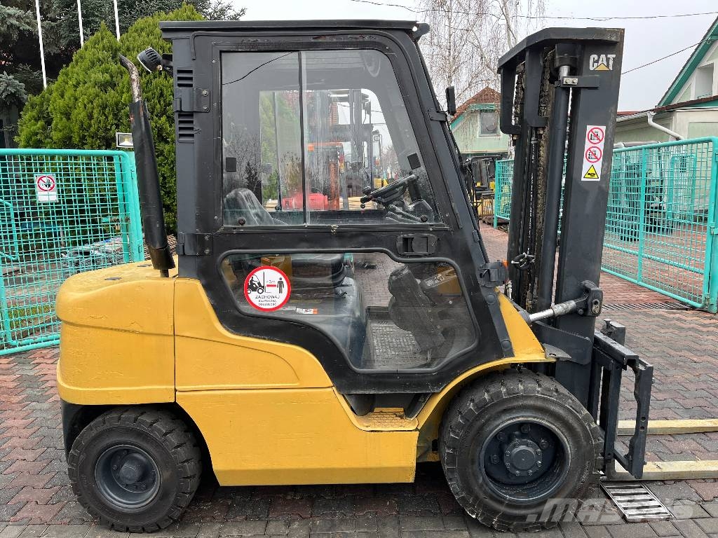 CAT DP30NT V-4246 IO Camiones diesel